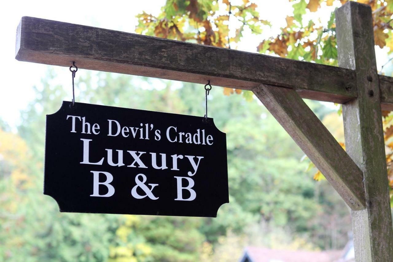 The Devils Cradle Hotel Farnham  Eksteriør billede